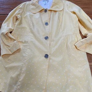 A La Carte yellow dot lightweight jacket. Pockets, lined.  Size Large.